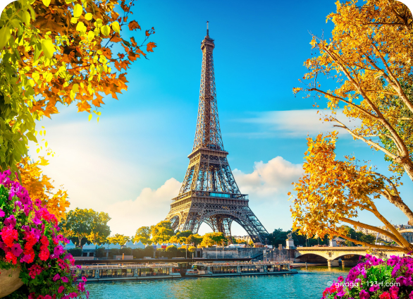 Eiffel tower in the summer